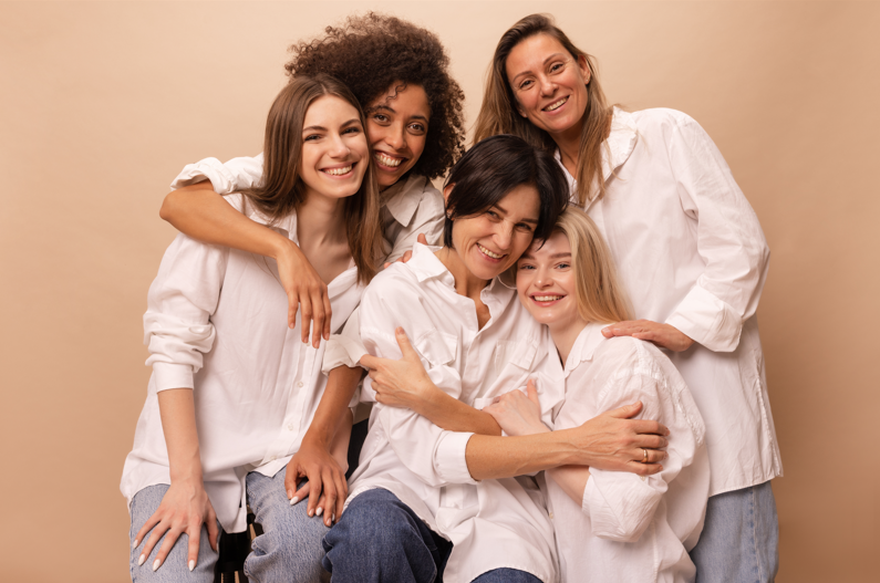 EMPODERANDO A LAS MUJERES Y CELEBRANDO SU BELLEZA AUTÉNTICA